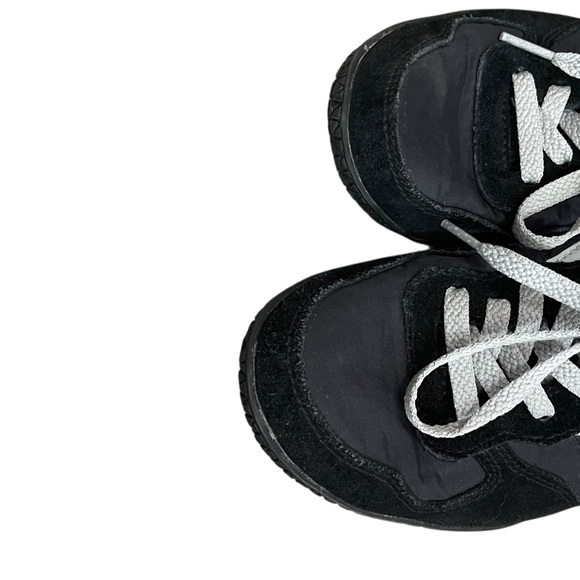 Saucony black & white sneakers. Size 9.5 boxBK - Picture 11 of 11